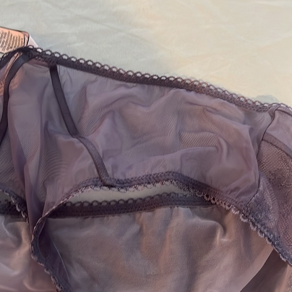 VS sheer lacy thong - Picture 4 of 6